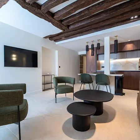 Luxury Marais Apartment *